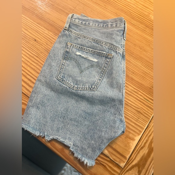 Levi denim Shorts - Brand new! - Picture 5 of 6